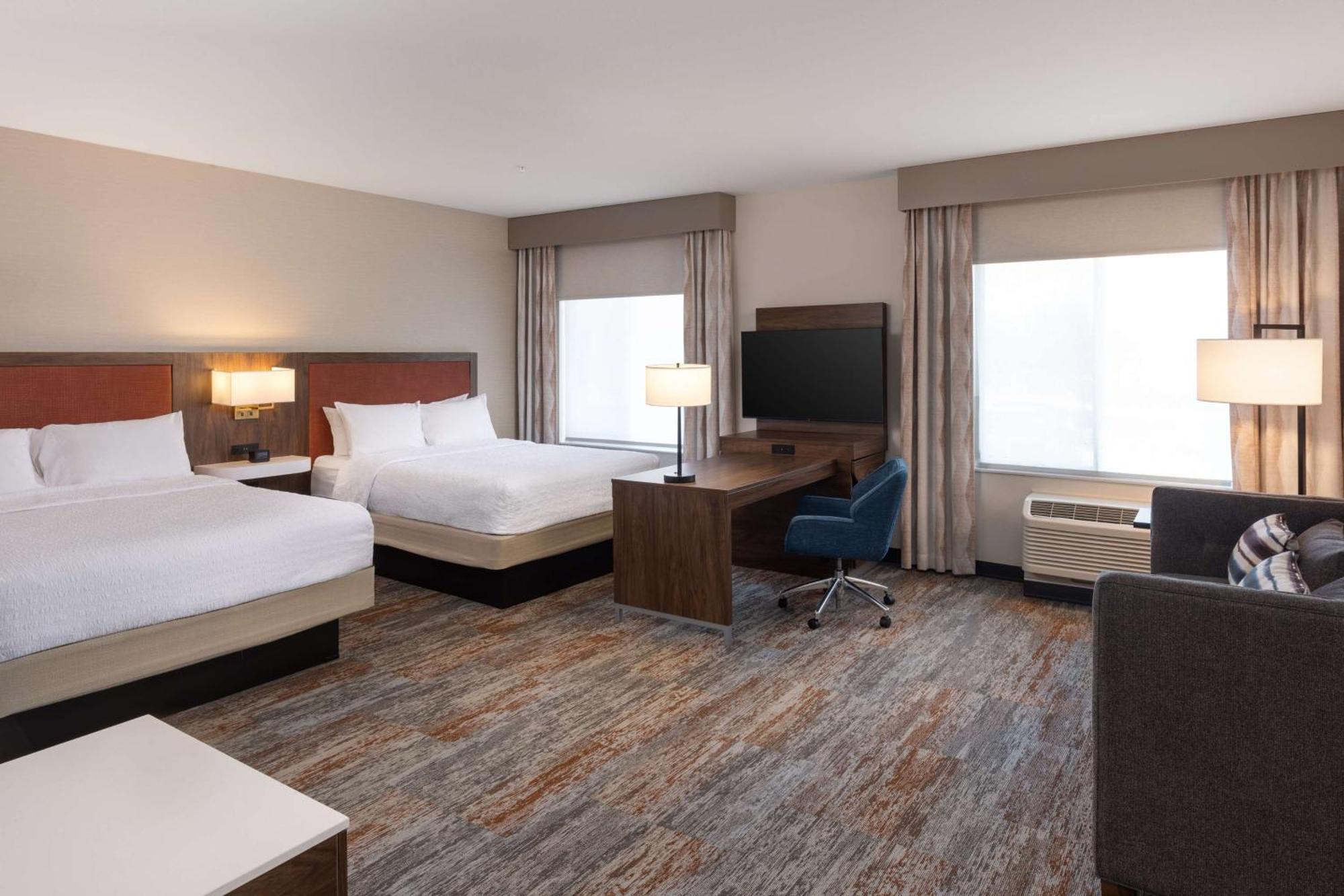 Hampton & Yuba Hotel 3*